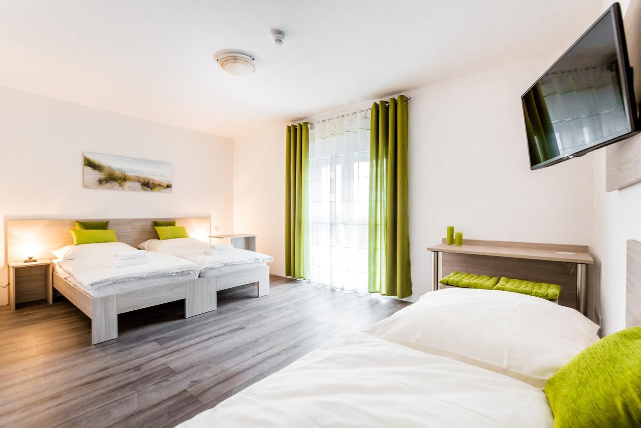 Hotel Anna ヒルデン エクステリア 写真