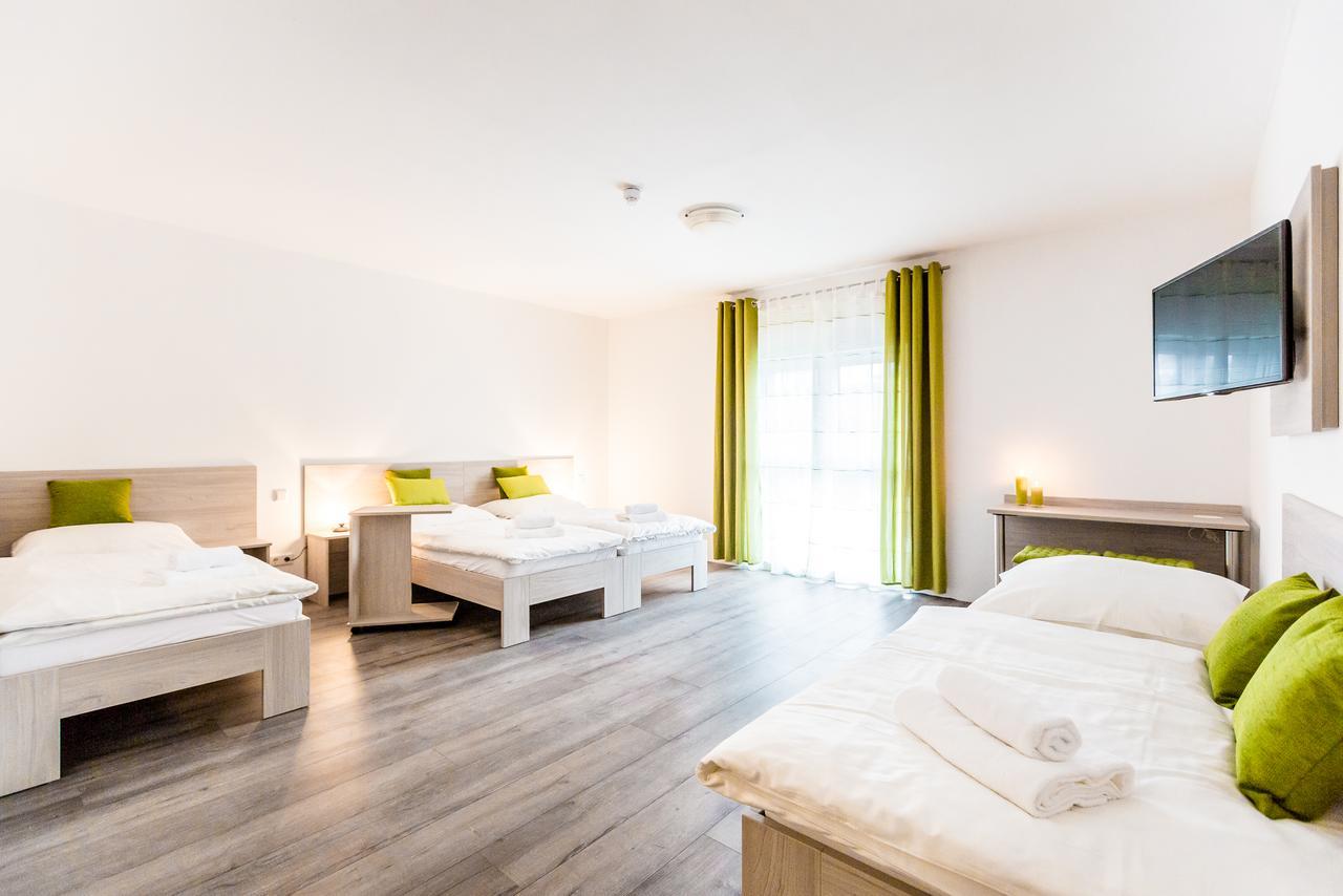 Hotel Anna ヒルデン エクステリア 写真