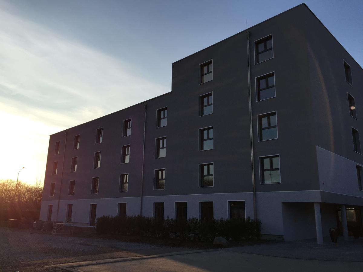 Hotel Anna ヒルデン エクステリア 写真
